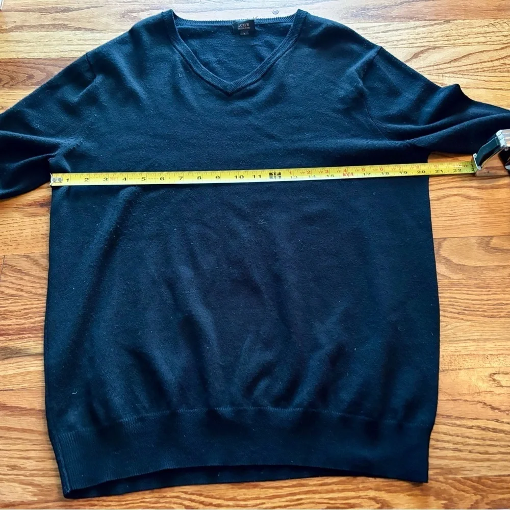 J. Crew Men's Classic Black Crewneck Sweater - Large - Slim Fit - Merino Wool